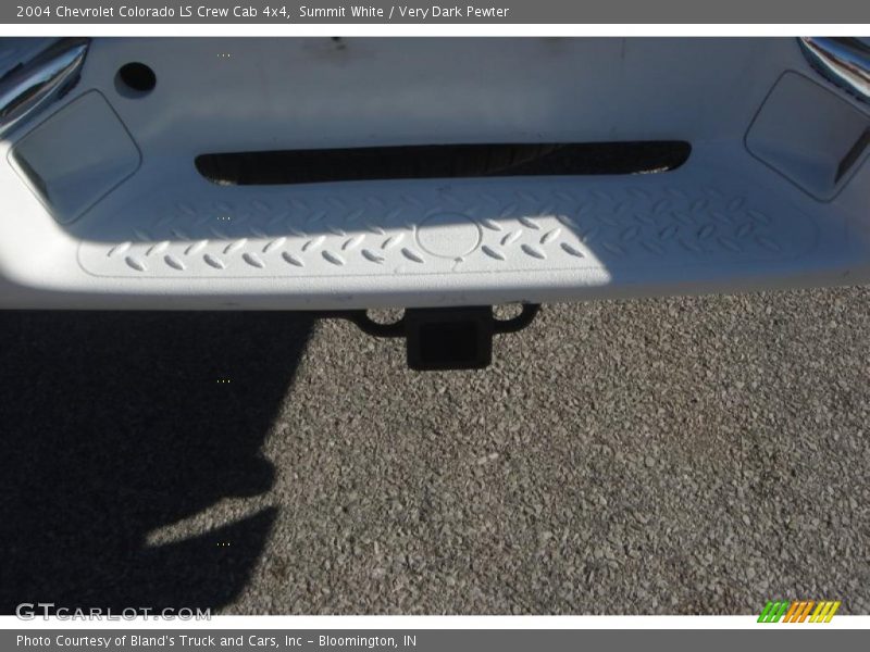 Summit White / Very Dark Pewter 2004 Chevrolet Colorado LS Crew Cab 4x4