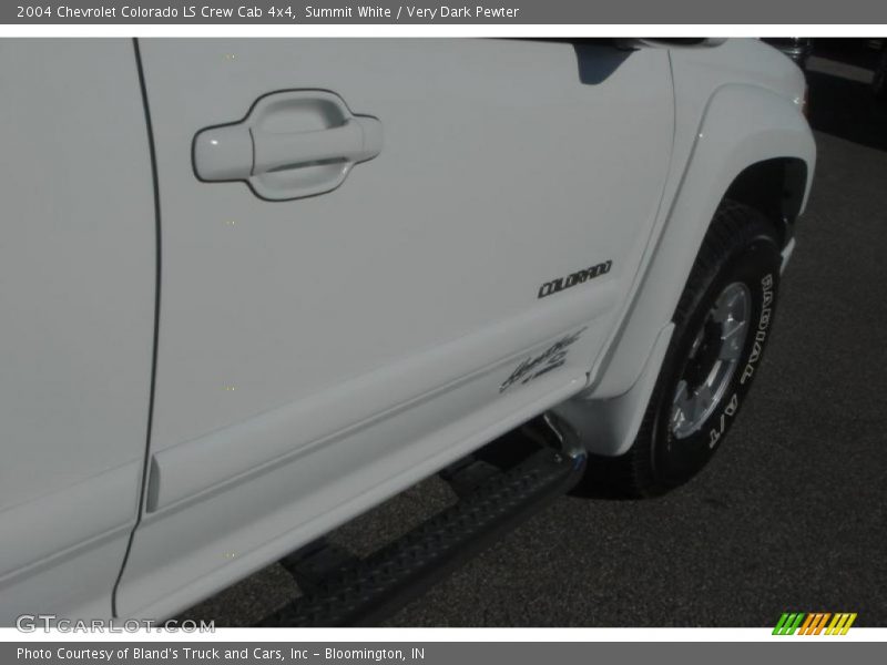 Summit White / Very Dark Pewter 2004 Chevrolet Colorado LS Crew Cab 4x4