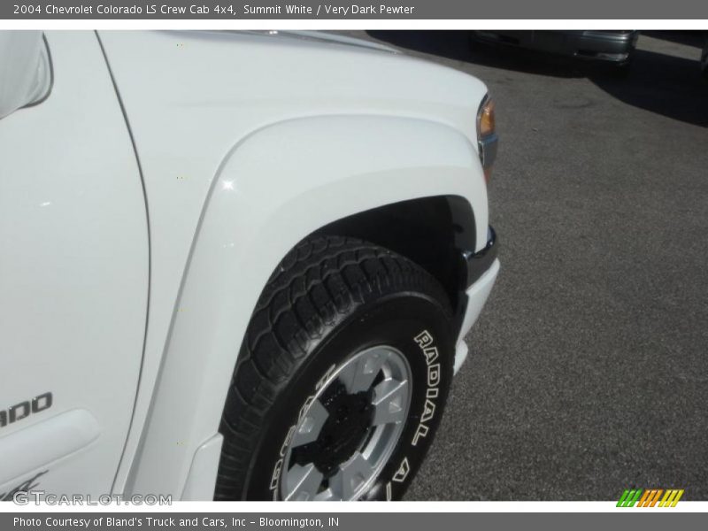 Summit White / Very Dark Pewter 2004 Chevrolet Colorado LS Crew Cab 4x4