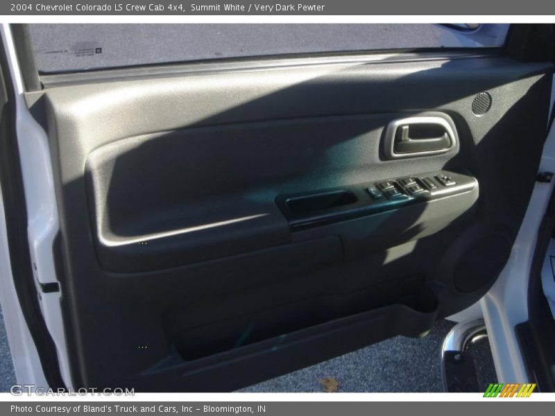 Summit White / Very Dark Pewter 2004 Chevrolet Colorado LS Crew Cab 4x4