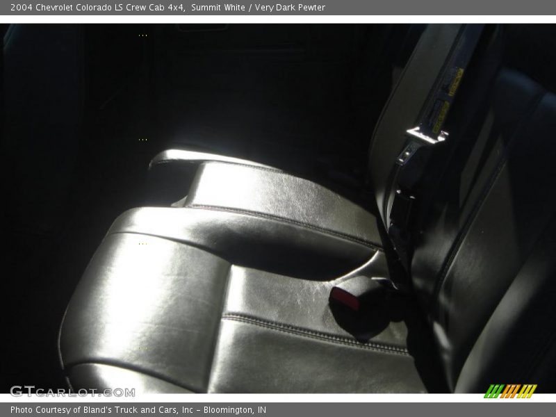 Summit White / Very Dark Pewter 2004 Chevrolet Colorado LS Crew Cab 4x4