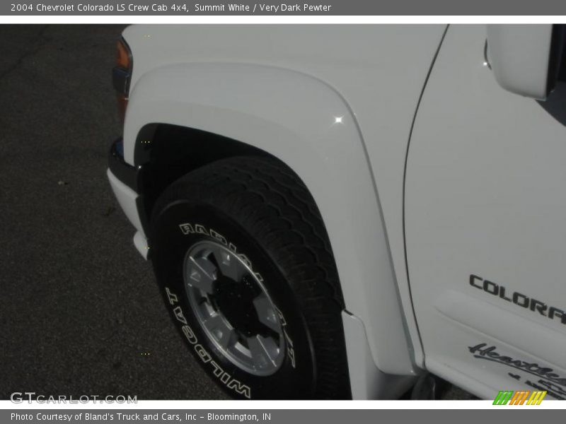 Summit White / Very Dark Pewter 2004 Chevrolet Colorado LS Crew Cab 4x4