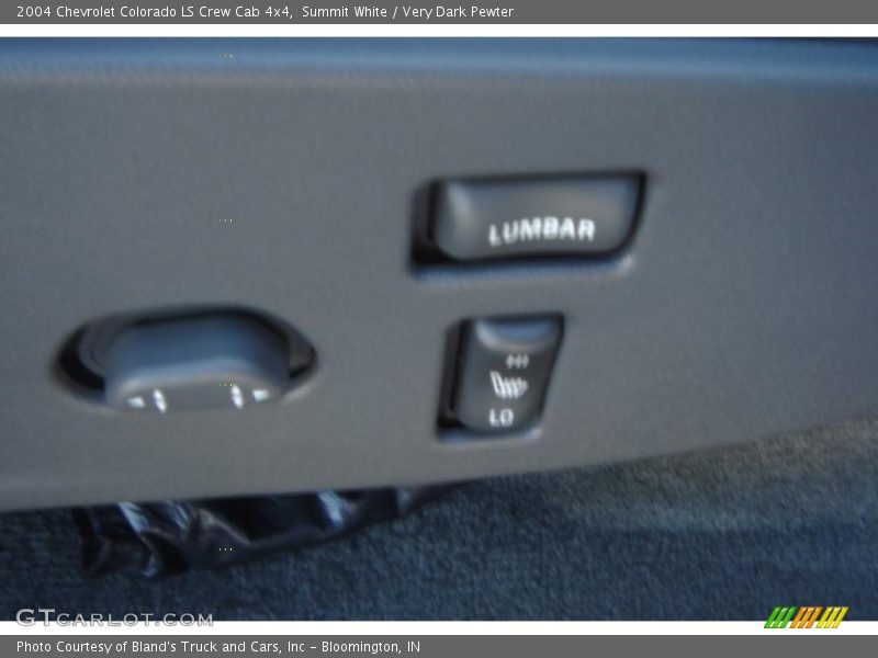 Summit White / Very Dark Pewter 2004 Chevrolet Colorado LS Crew Cab 4x4