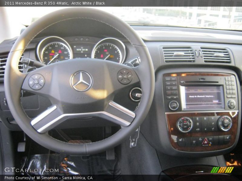 Arctic White / Black 2011 Mercedes-Benz R 350 4Matic