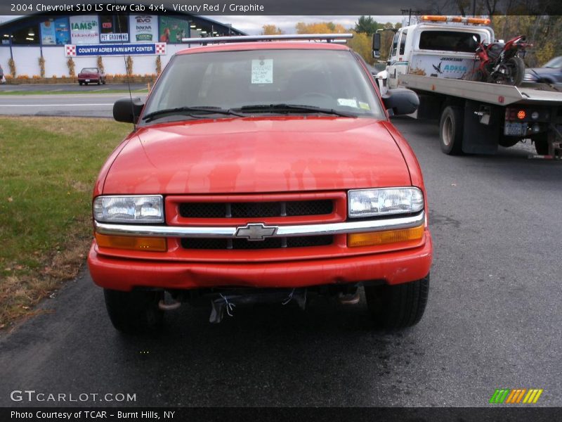 Victory Red / Graphite 2004 Chevrolet S10 LS Crew Cab 4x4