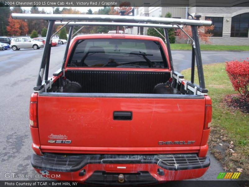 Victory Red / Graphite 2004 Chevrolet S10 LS Crew Cab 4x4