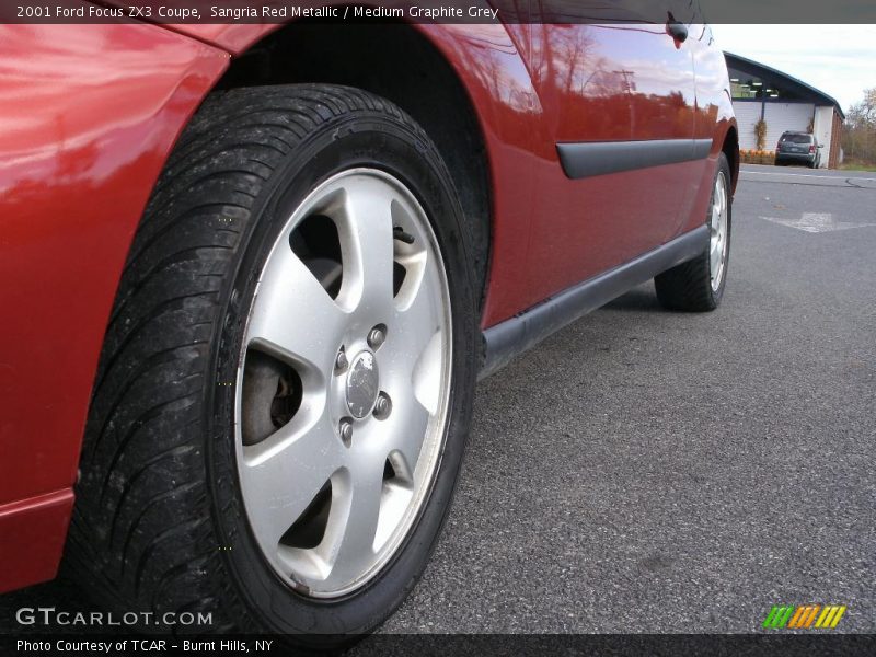 Sangria Red Metallic / Medium Graphite Grey 2001 Ford Focus ZX3 Coupe
