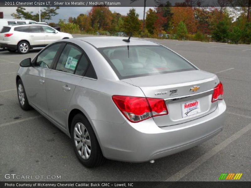Silver Ice Metallic / Medium Titanium 2011 Chevrolet Cruze LT