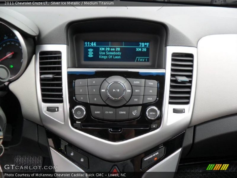 Controls of 2011 Cruze LT