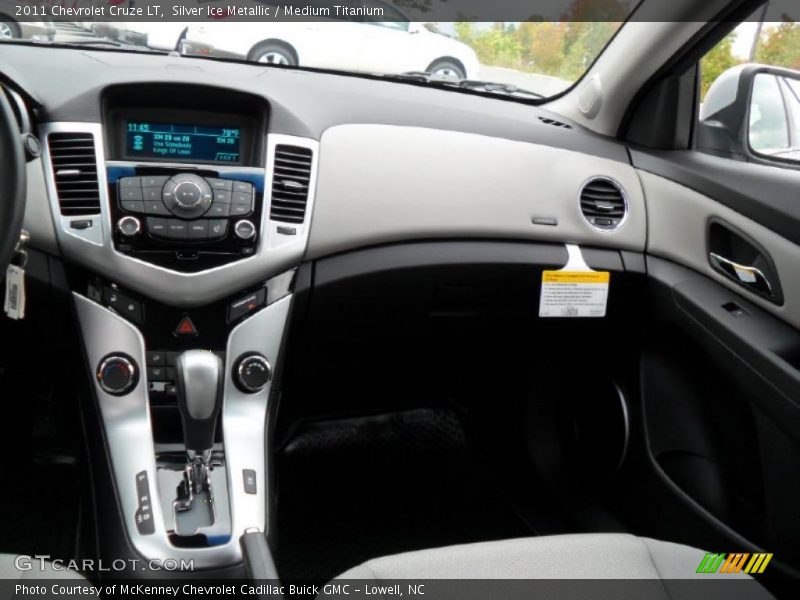 Silver Ice Metallic / Medium Titanium 2011 Chevrolet Cruze LT