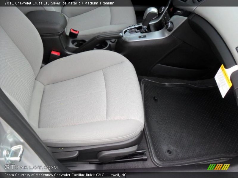 Silver Ice Metallic / Medium Titanium 2011 Chevrolet Cruze LT