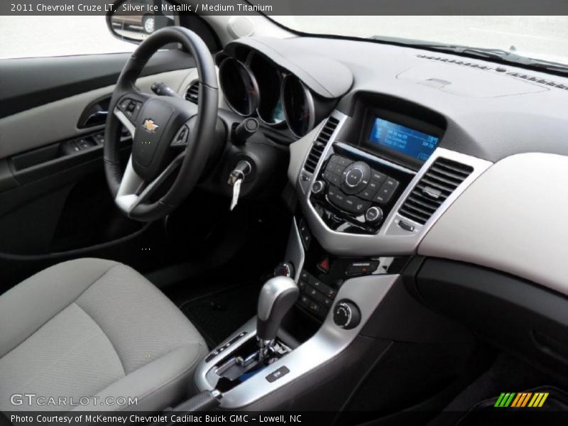Silver Ice Metallic / Medium Titanium 2011 Chevrolet Cruze LT