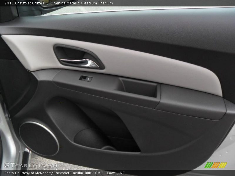 Silver Ice Metallic / Medium Titanium 2011 Chevrolet Cruze LT