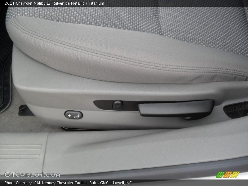 Silver Ice Metallic / Titanium 2011 Chevrolet Malibu LS