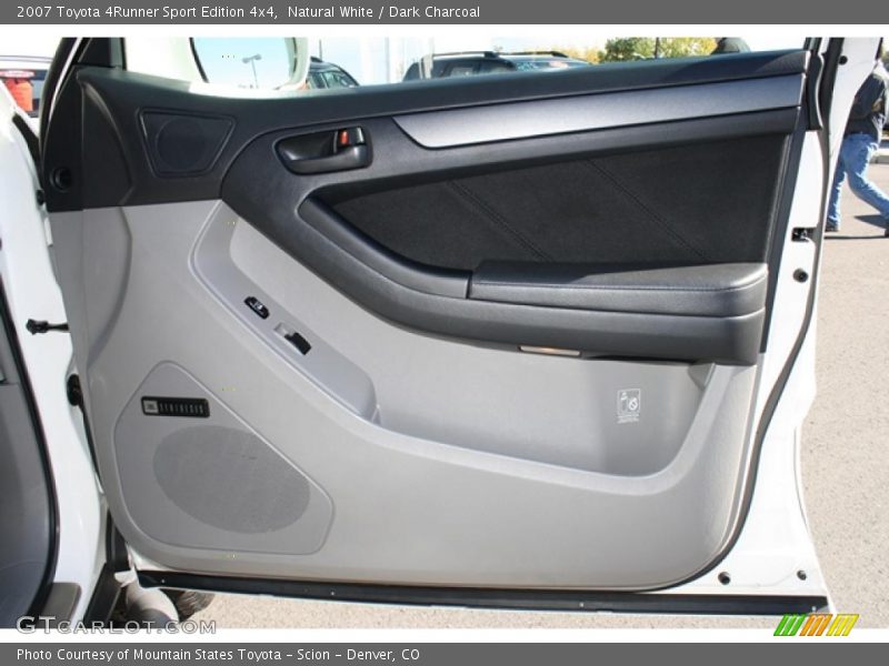 Door Panel of 2007 4Runner Sport Edition 4x4