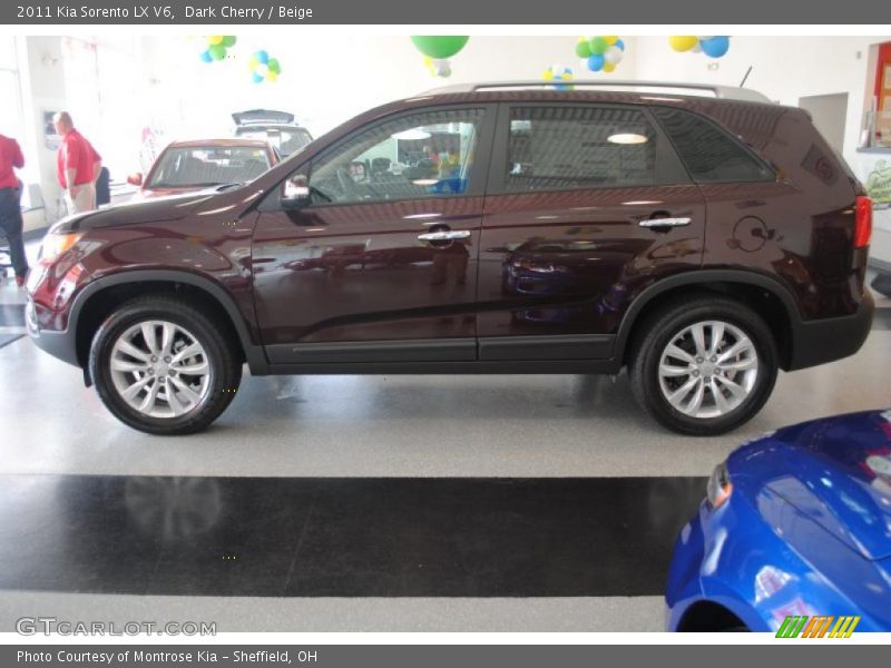 Dark Cherry / Beige 2011 Kia Sorento LX V6