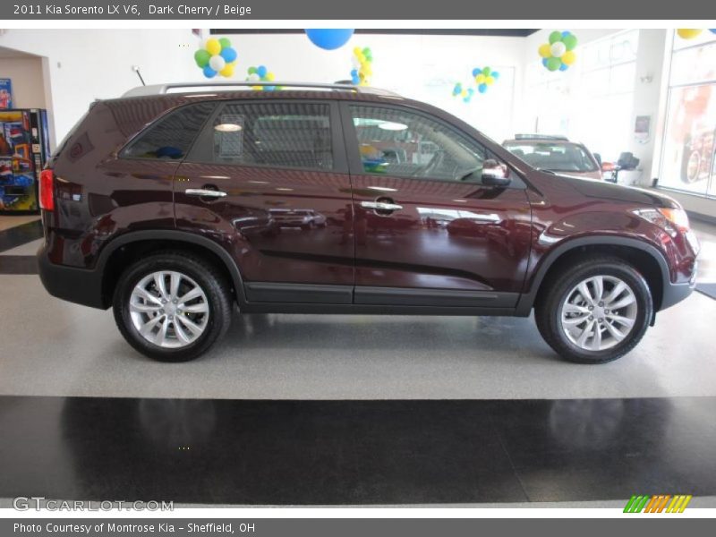 Dark Cherry / Beige 2011 Kia Sorento LX V6