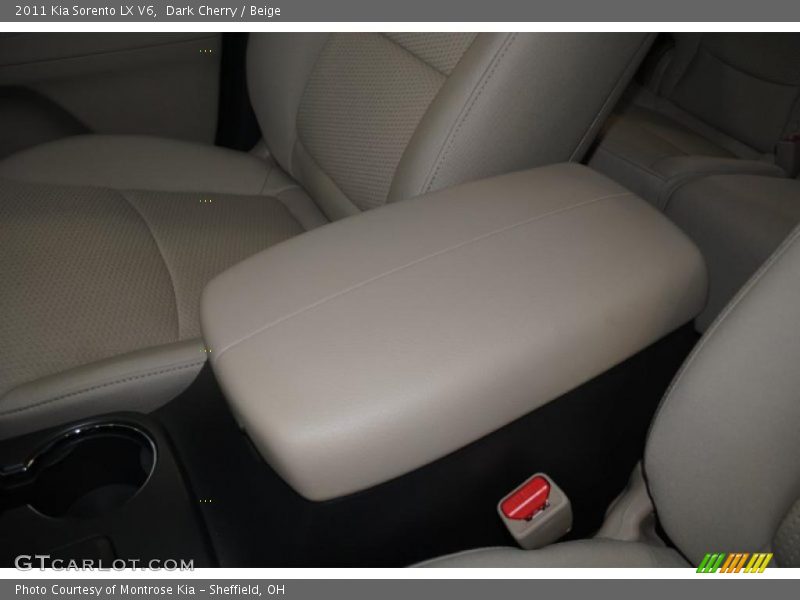 Dark Cherry / Beige 2011 Kia Sorento LX V6