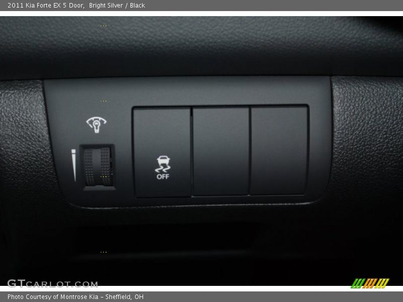 Bright Silver / Black 2011 Kia Forte EX 5 Door