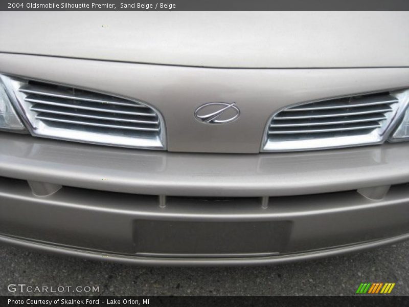 Sand Beige / Beige 2004 Oldsmobile Silhouette Premier