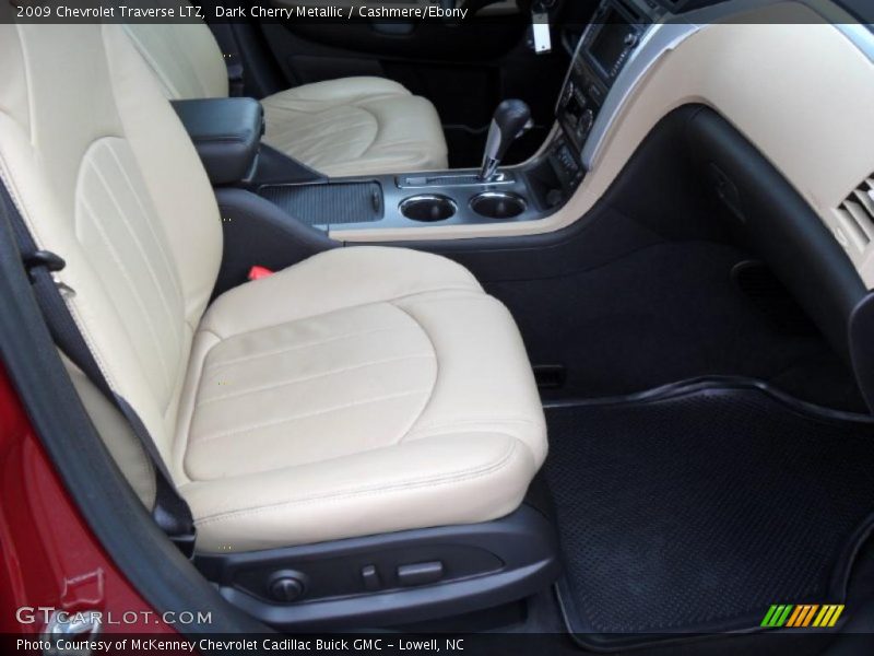  2009 Traverse LTZ Cashmere/Ebony Interior