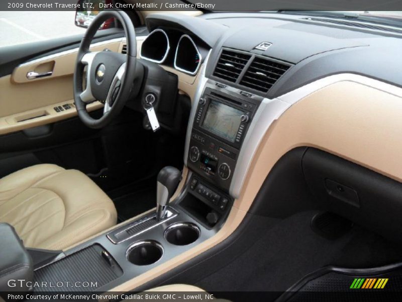 Dashboard of 2009 Traverse LTZ