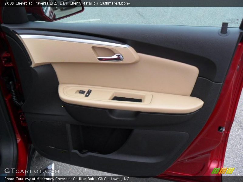 Door Panel of 2009 Traverse LTZ