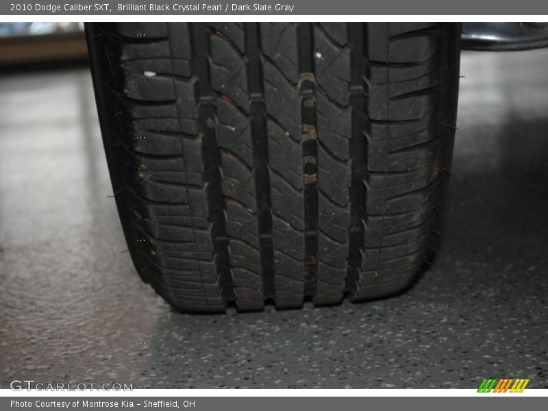 Brilliant Black Crystal Pearl / Dark Slate Gray 2010 Dodge Caliber SXT