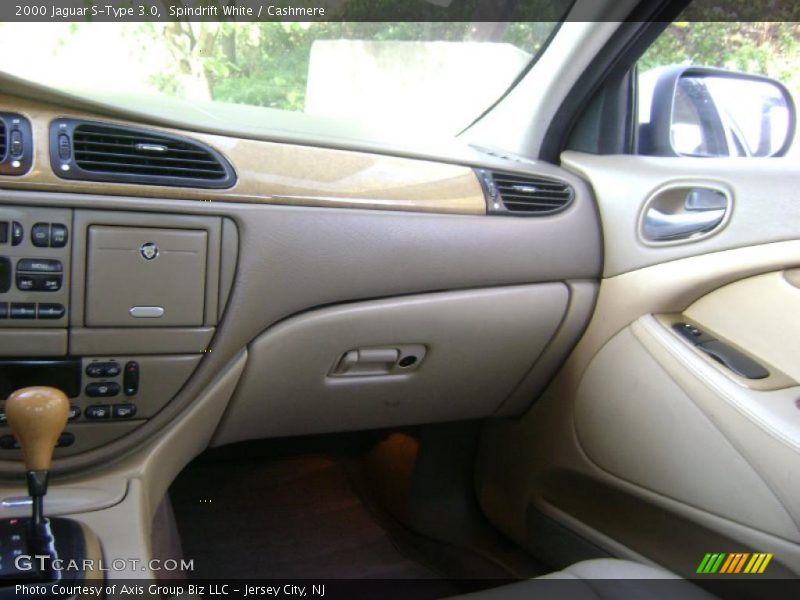 Spindrift White / Cashmere 2000 Jaguar S-Type 3.0