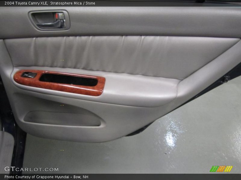 Stratosphere Mica / Stone 2004 Toyota Camry XLE