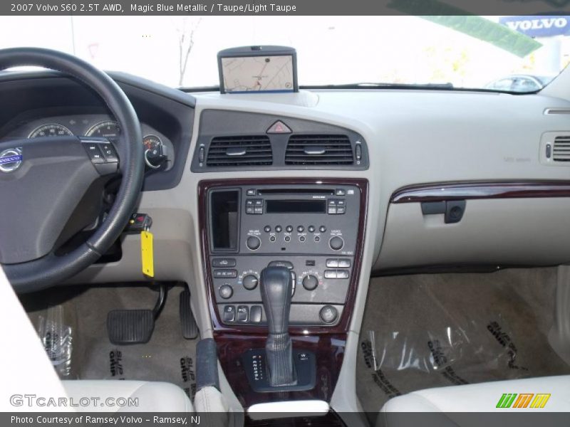 Controls of 2007 S60 2.5T AWD