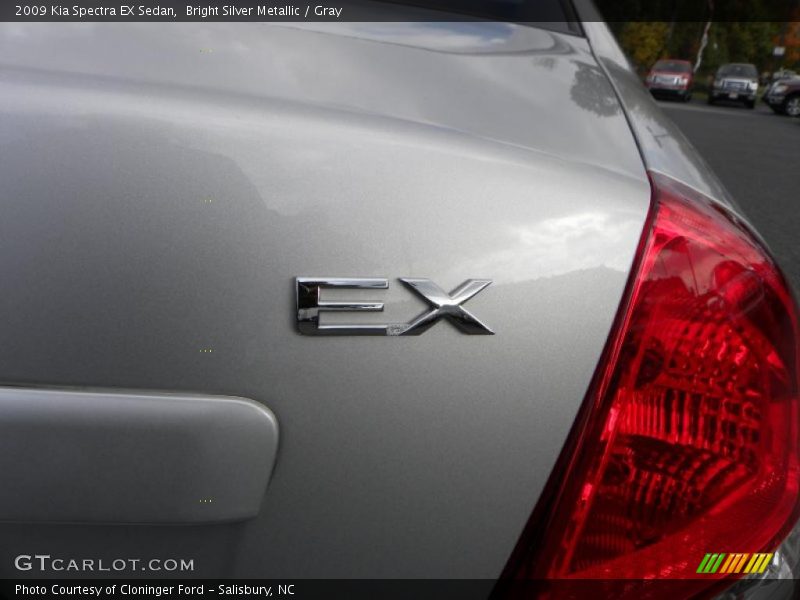 Bright Silver Metallic / Gray 2009 Kia Spectra EX Sedan
