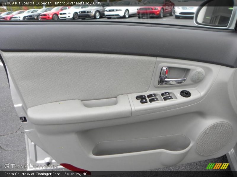 Bright Silver Metallic / Gray 2009 Kia Spectra EX Sedan