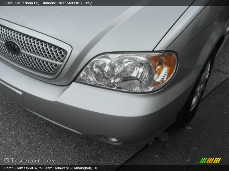 Diamond Silver Metallic / Gray 2005 Kia Sedona LX