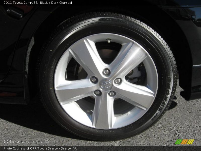 Black / Dark Charcoal 2011 Toyota Camry SE