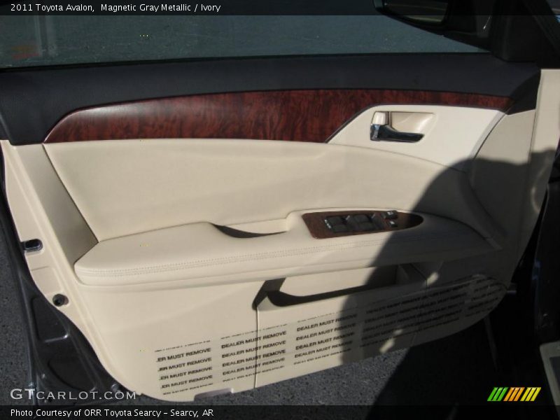 Magnetic Gray Metallic / Ivory 2011 Toyota Avalon