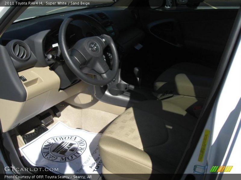 Super White / Sand Beige 2011 Toyota RAV4 I4