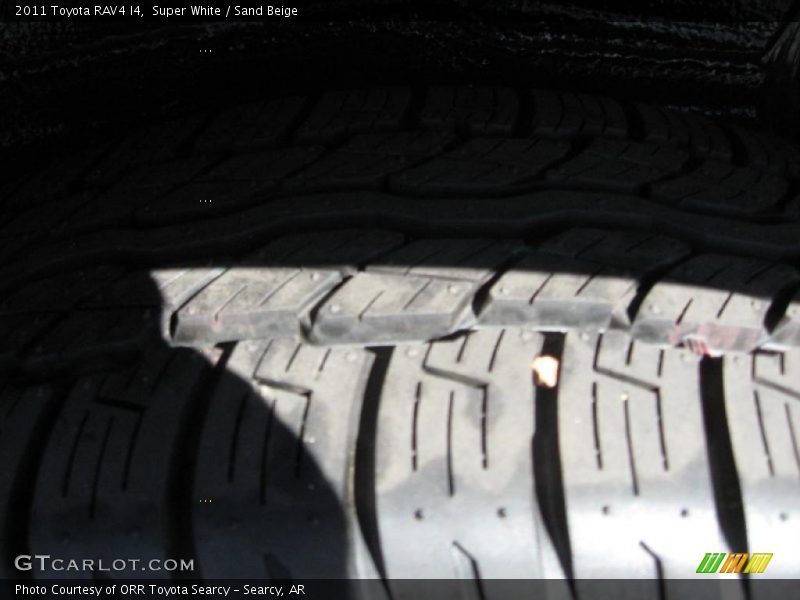 Super White / Sand Beige 2011 Toyota RAV4 I4