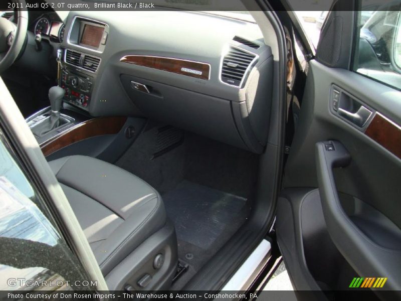 Brilliant Black / Black 2011 Audi Q5 2.0T quattro