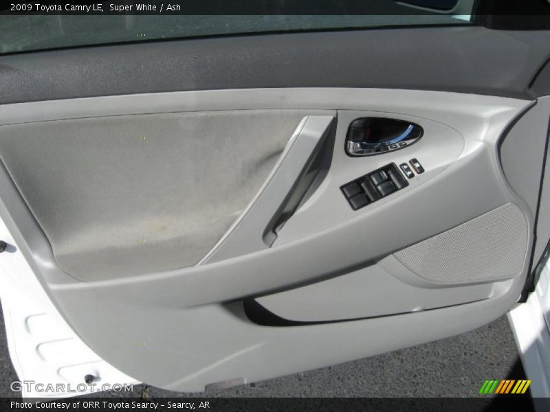 Super White / Ash 2009 Toyota Camry LE