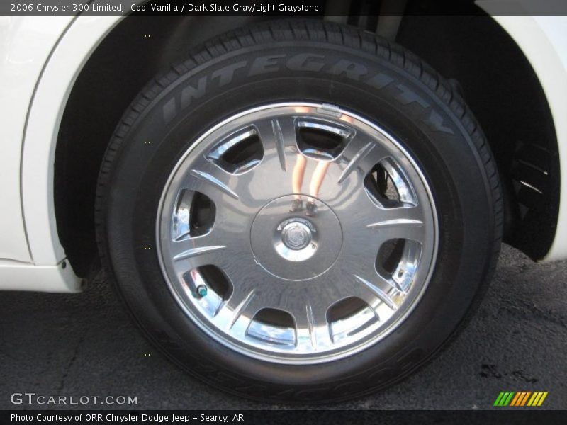 Cool Vanilla / Dark Slate Gray/Light Graystone 2006 Chrysler 300 Limited