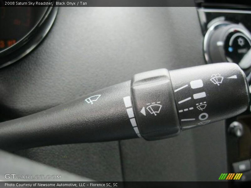Black Onyx / Tan 2008 Saturn Sky Roadster