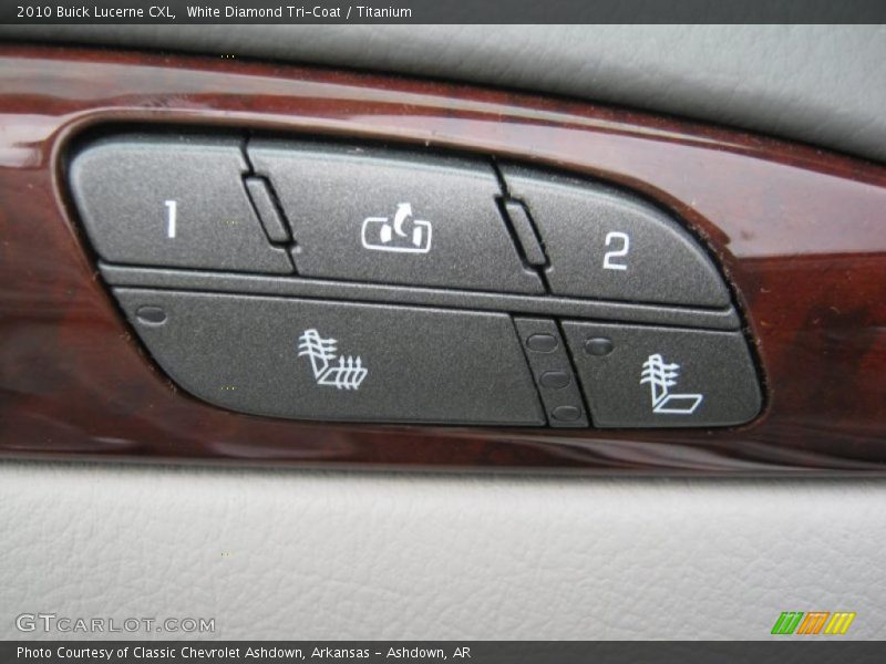 White Diamond Tri-Coat / Titanium 2010 Buick Lucerne CXL
