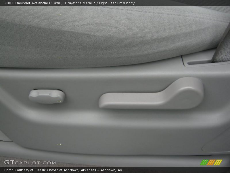 Graystone Metallic / Light Titanium/Ebony 2007 Chevrolet Avalanche LS 4WD