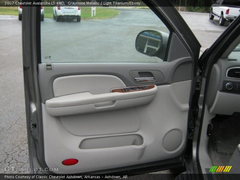 Graystone Metallic / Light Titanium/Ebony 2007 Chevrolet Avalanche LS 4WD