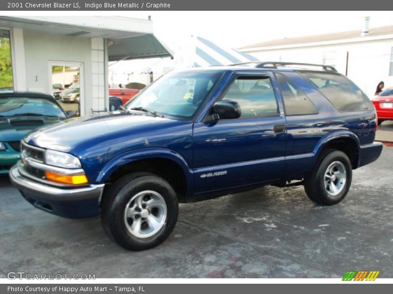 Front 3/4 View of 2001 Blazer LS