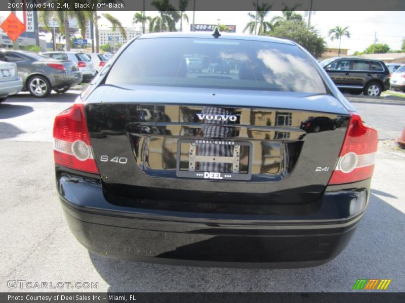 Black / Off-Black 2007 Volvo S40 2.4i