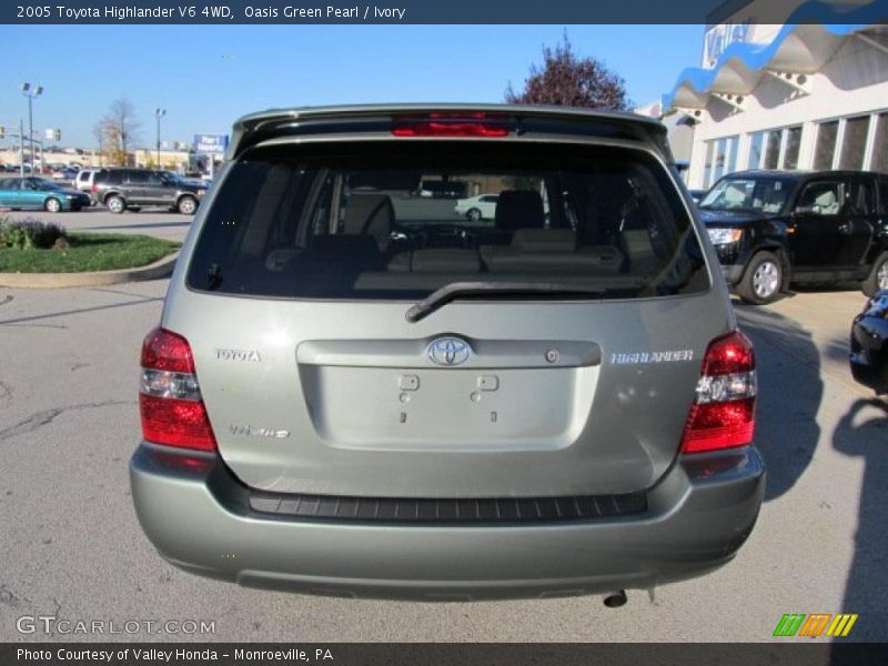 Oasis Green Pearl / Ivory 2005 Toyota Highlander V6 4WD