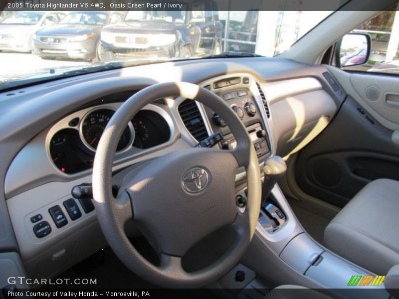 Oasis Green Pearl / Ivory 2005 Toyota Highlander V6 4WD