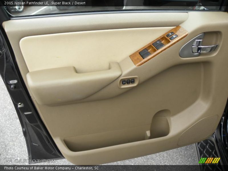 Super Black / Desert 2005 Nissan Pathfinder LE